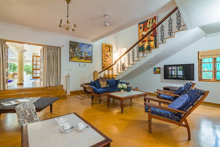 Living room image 3