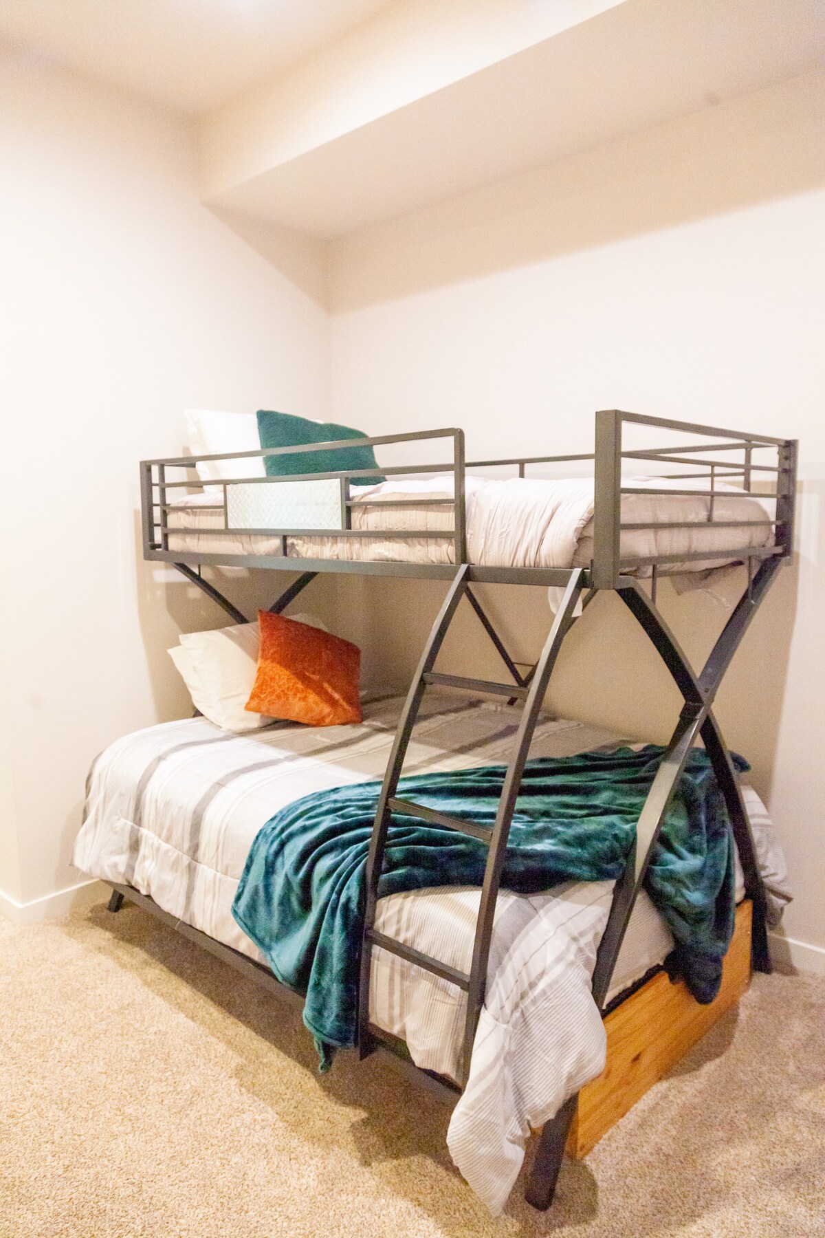 غرفة النوم 2