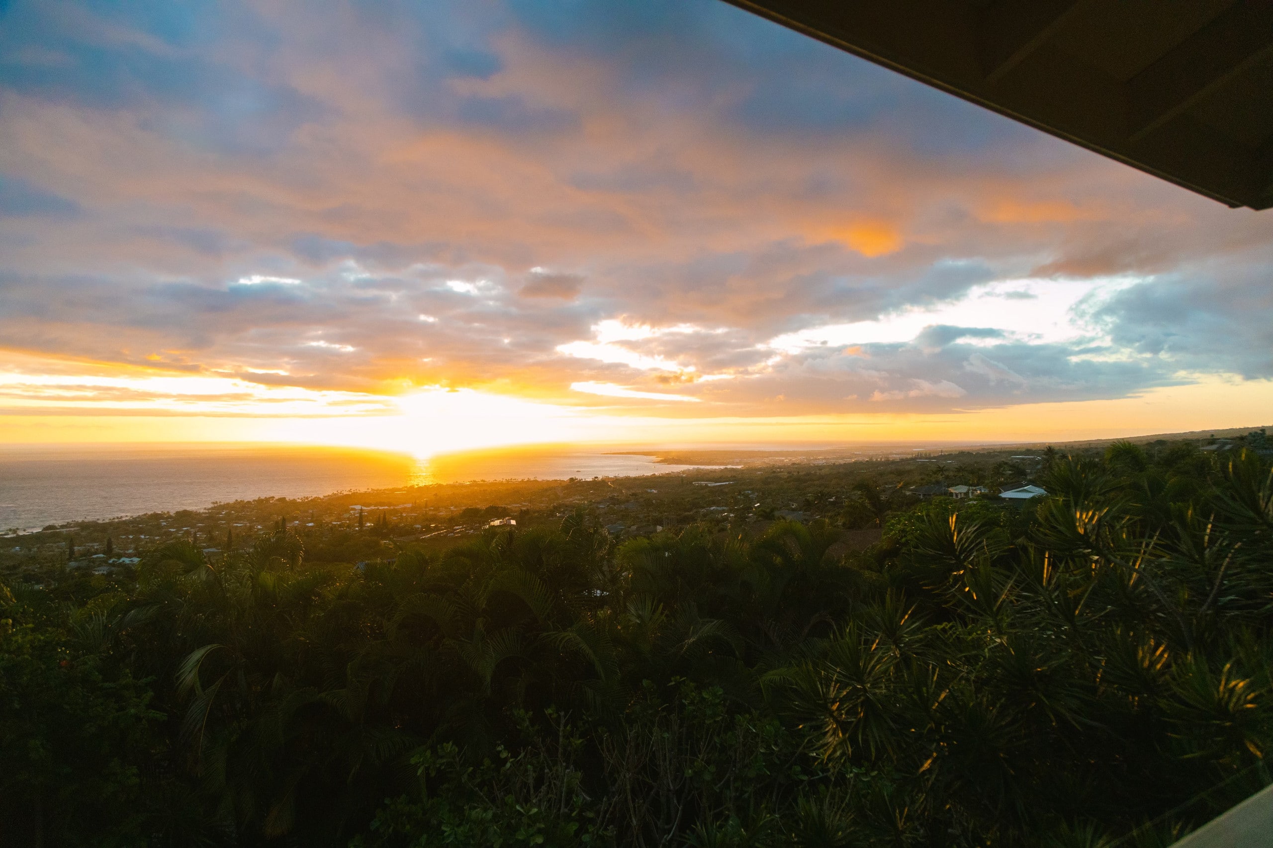 Home in Kailua-Kona · ★4.99 · 3 bedrooms · 3 beds · 2.5 baths - Image 35