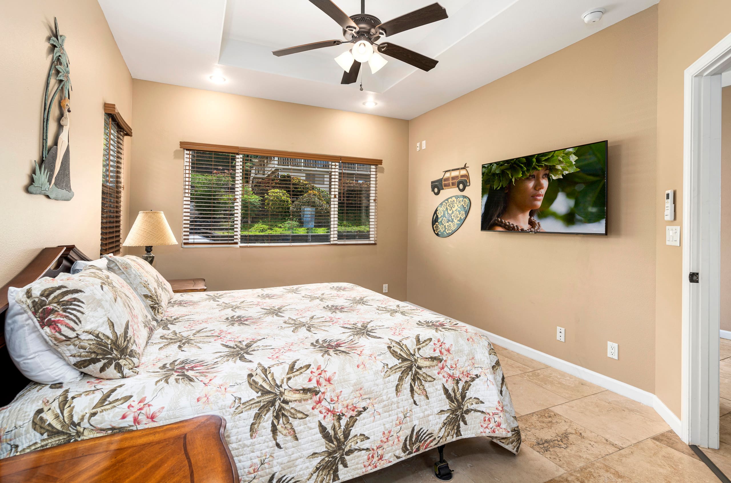 Home in Kailua-Kona · ★4.99 · 3 bedrooms · 3 beds · 2.5 baths - Image 17