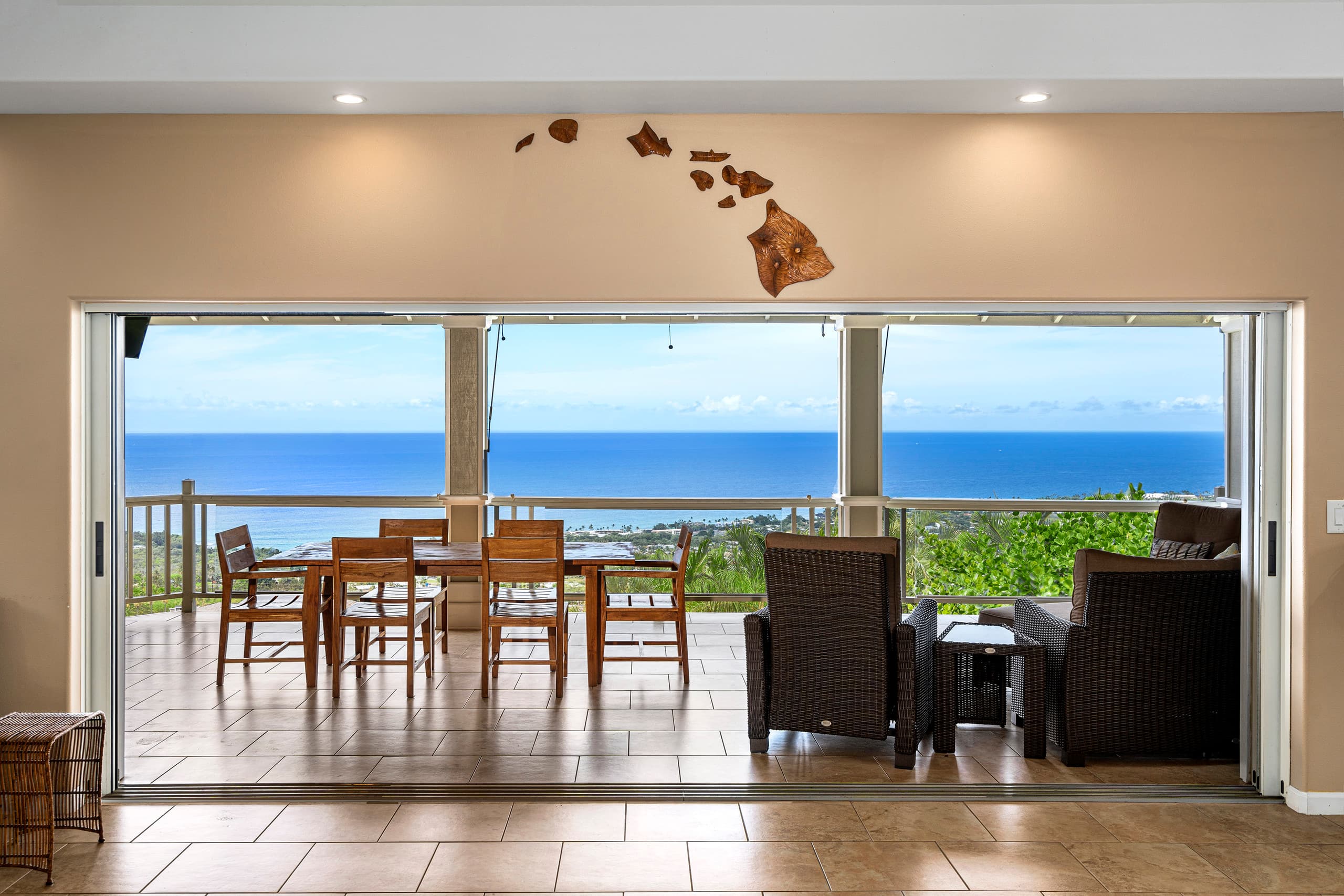 Home in Kailua-Kona · ★4.99 · 3 bedrooms · 3 beds · 2.5 baths - Image 8