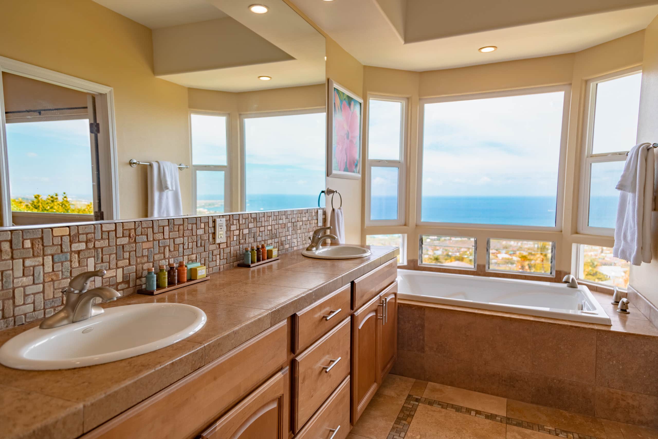 Home in Kailua-Kona · ★4.99 · 3 bedrooms · 3 beds · 2.5 baths - Image 20
