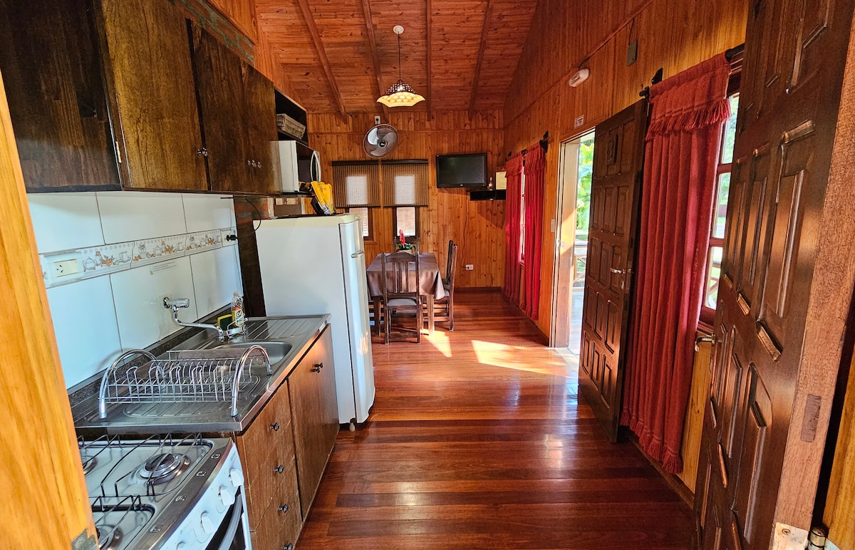 Top Airbnb: Natalia’s Cabins: Pool, Nature & Chill in Puerto Iguazú