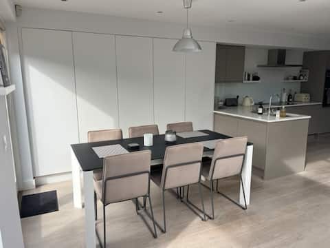 Popular Airbnb listing: Chic 3 Bed Period House, Rathgar D6. Walk to City in Kimmage Rathmines