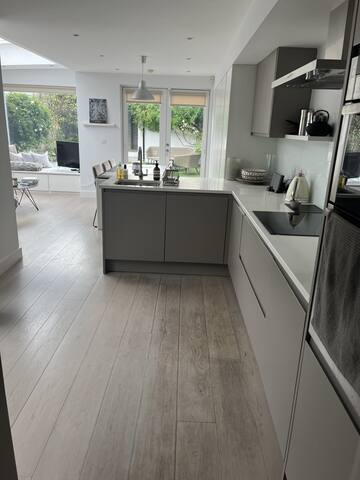 Chic 3 Bed Period House, Rathgar D6. Walk to City gallery image 5