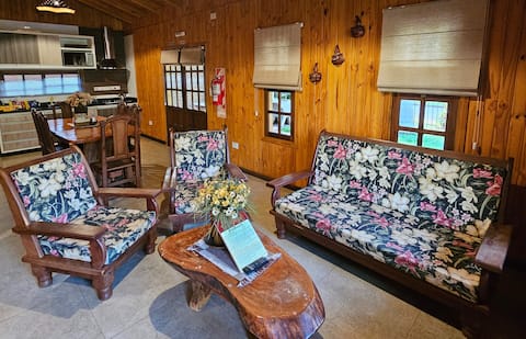 Airbnb con mejor rendimiento: Natalia’s Cabins: Pool, Nature & Chill en Departamento Iguazú