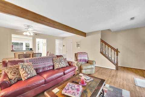 Top Airbnb: Simple comforts of home conveniently located in Royal Pines