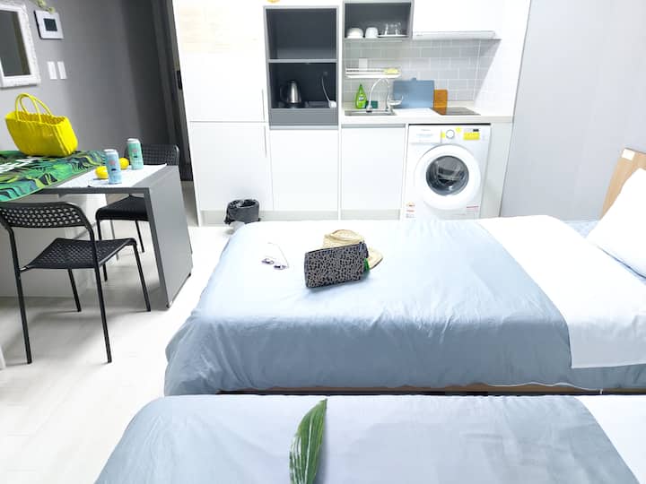 ìëŒí°ëŠŹì€ë ì€ë ì ê°ëí êł ê°ëì êž°ë¶ìąì íŽìì ì±
ìì§ë ìčì íšêłŒ ëŽì§ ê°ì ížìí íží
ì
ëë€