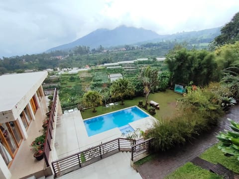 12 BR Villa Lembang 10 + Private Swimming Pool