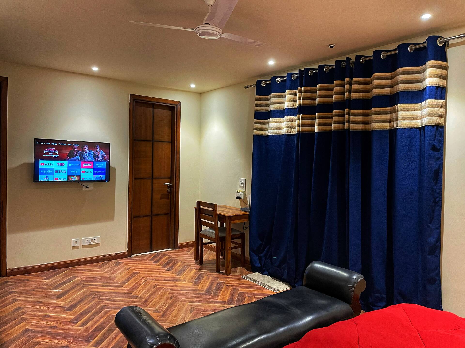 Zero Restrictions Full Floor + Terrace for Couples