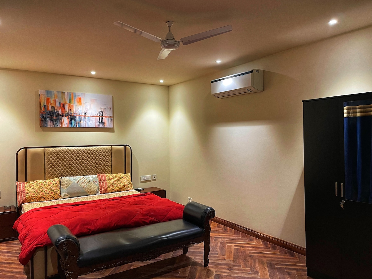 Climatisation séparée de 1,5 ton pour une climatisation instantanée et un sommeil sans bruit. 