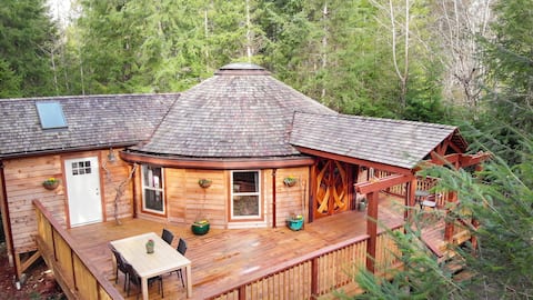 Elderwood Yurt—An Elven Retreat