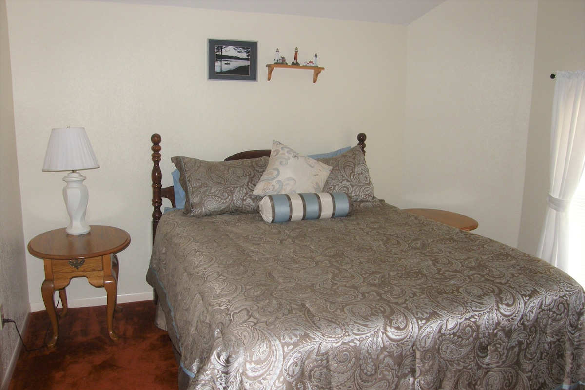 ห้องนอนควีนไซส์ชั้นบน