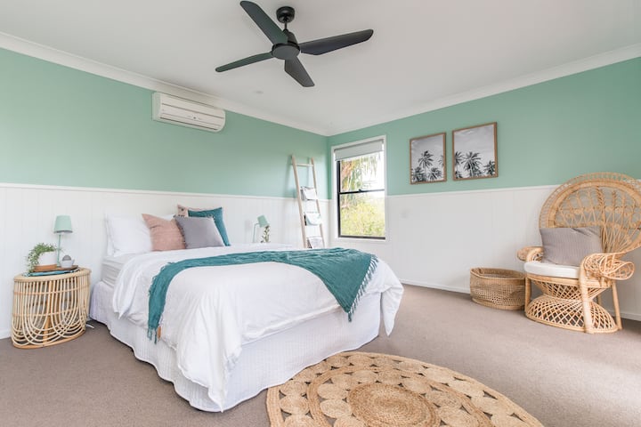 Palm bedroom with private deck, walk in wardrobe (Queen)