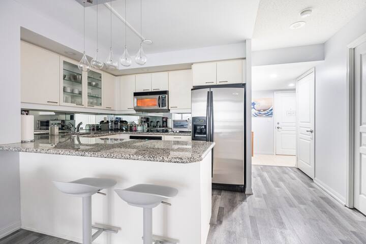 ❤️Hidden Gem fully equipped 2BR w/ free parking gallery image 5