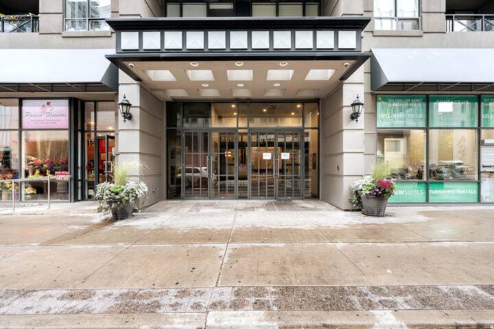 ❤️Hidden Gem fully equipped 2BR w/ free parking gallery image 3