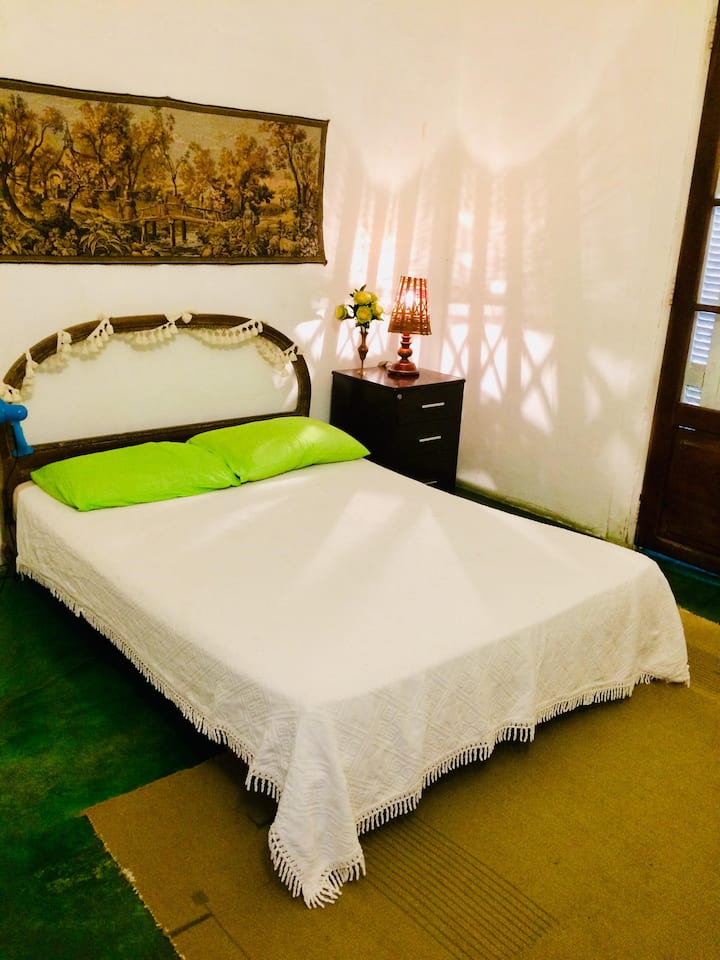 DORMITORIO 1, CON ARMARIO DE 4 PUERTAS