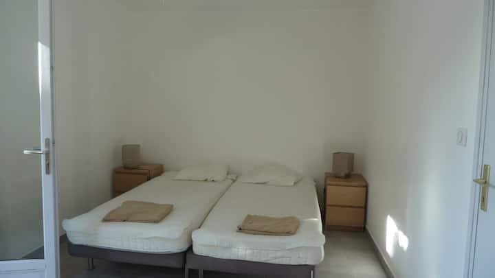 low room 2 beds 80x190 (160x190)