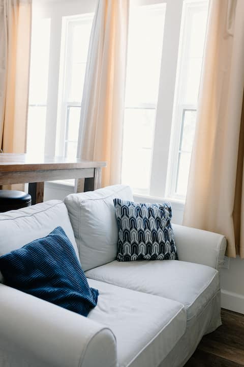 Top Airbnb: The Petite Retreat- Walk to Mayo Clinic! in Isle Of Palms