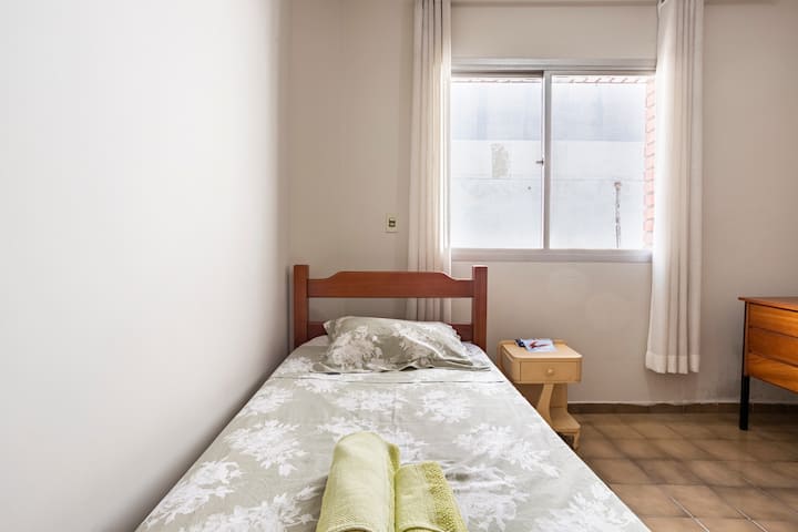 غرفة فردية بحمام داخلي