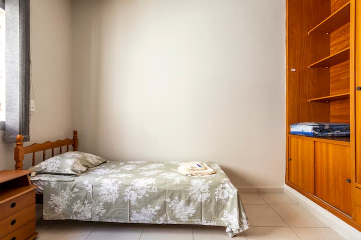 غرفة فردية مع حمام داخلي