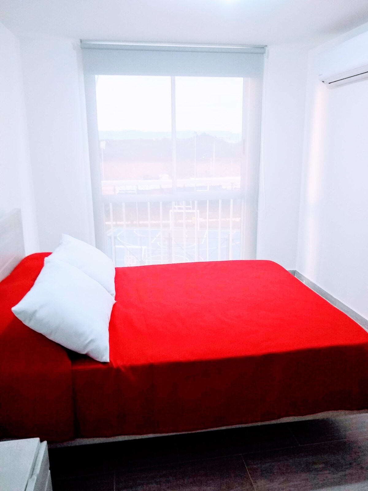 חדר 1 - מיטה זוגית - מיזוג אוויר ומאוורר