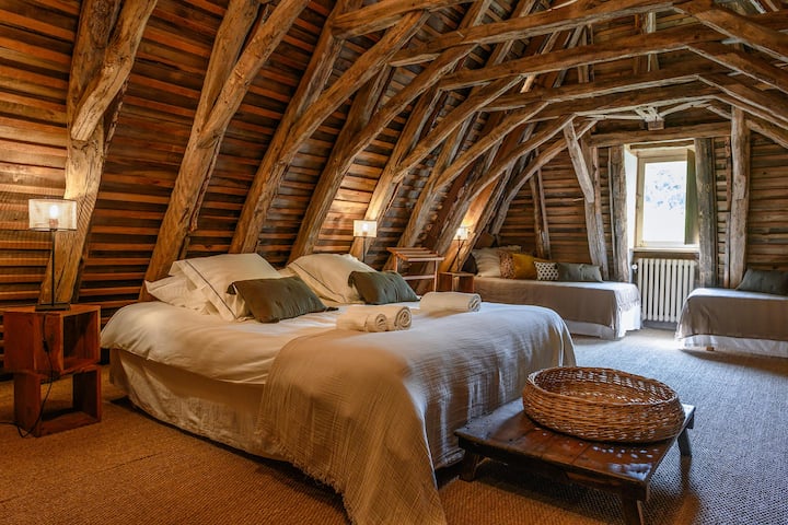 Chambre des Sauges, adaptable according to your needs: double room, twin room, 4-bed dorm