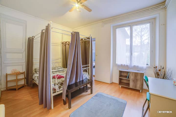 Chumba cha kitanda cha dari