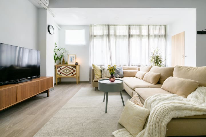 3BRM/2Baths/5 min to MRT/shopping Street/downtown