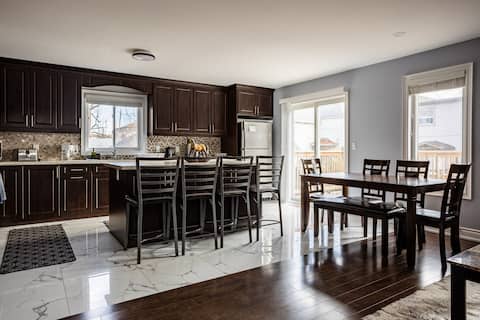 5 bedrooms 6 beds 4 full baths Tesla charger plug