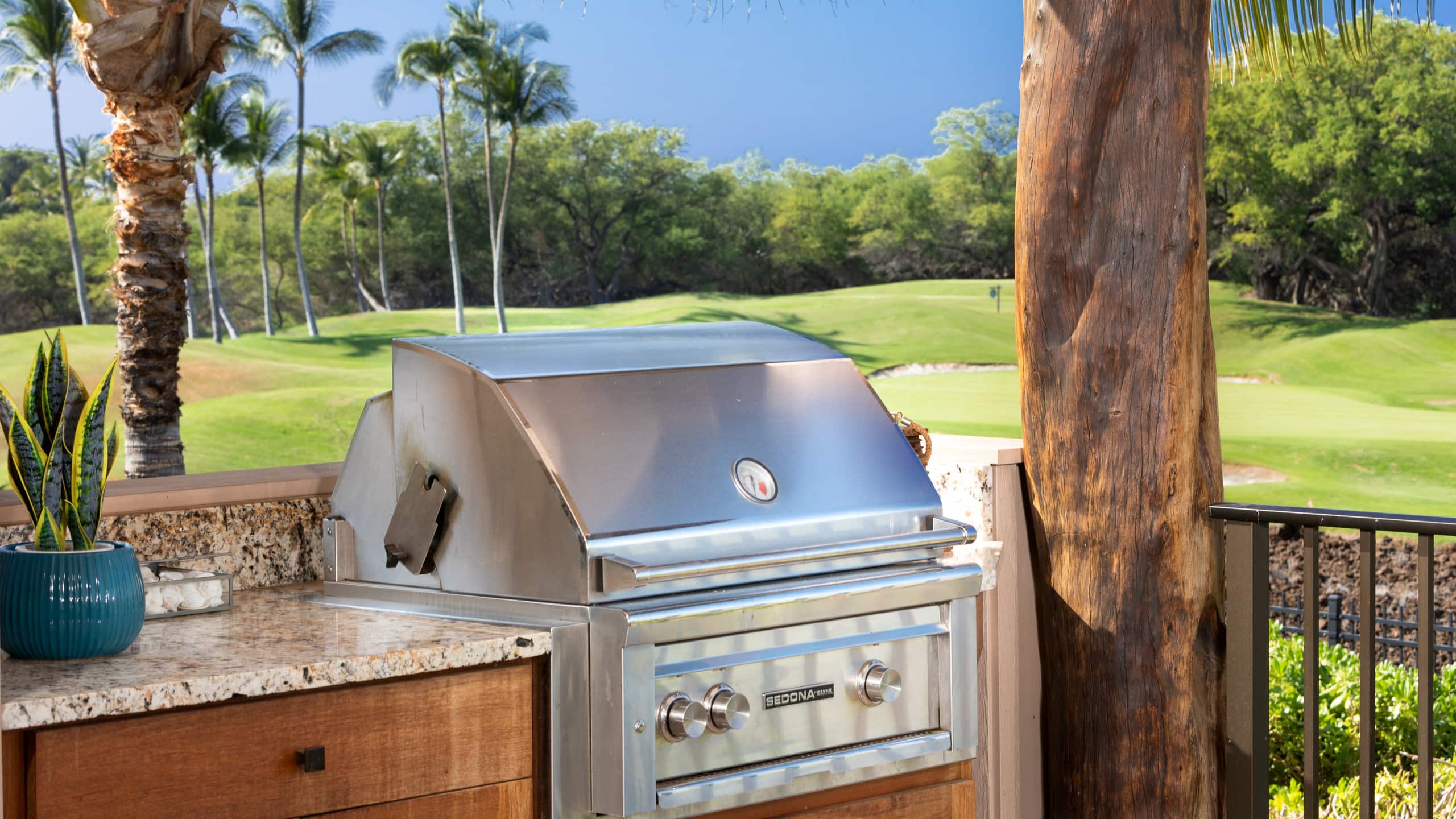 Home in Waimea · ★4.7 · 3 bedrooms · 6 beds · 3 baths - Image 12