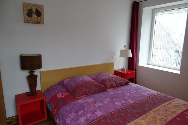 ห้องนอน 2 มีเตียงขนาด 160 x 200