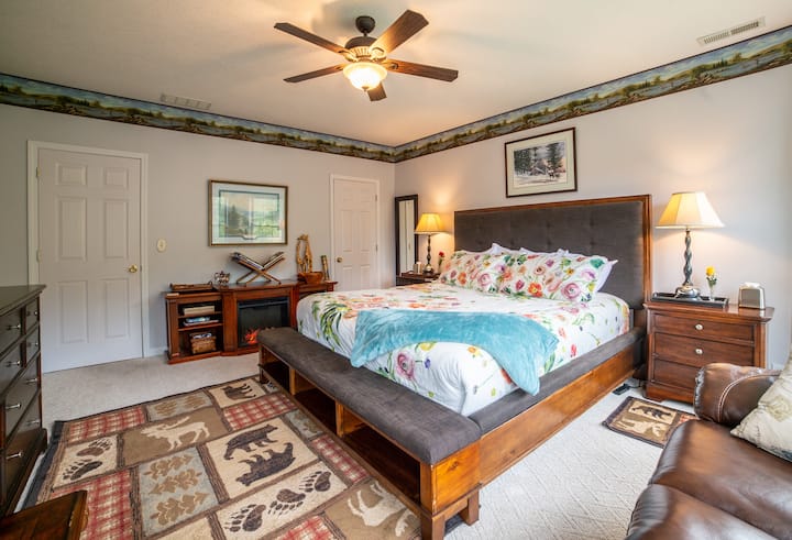 King bedroom with adjustable frame bed