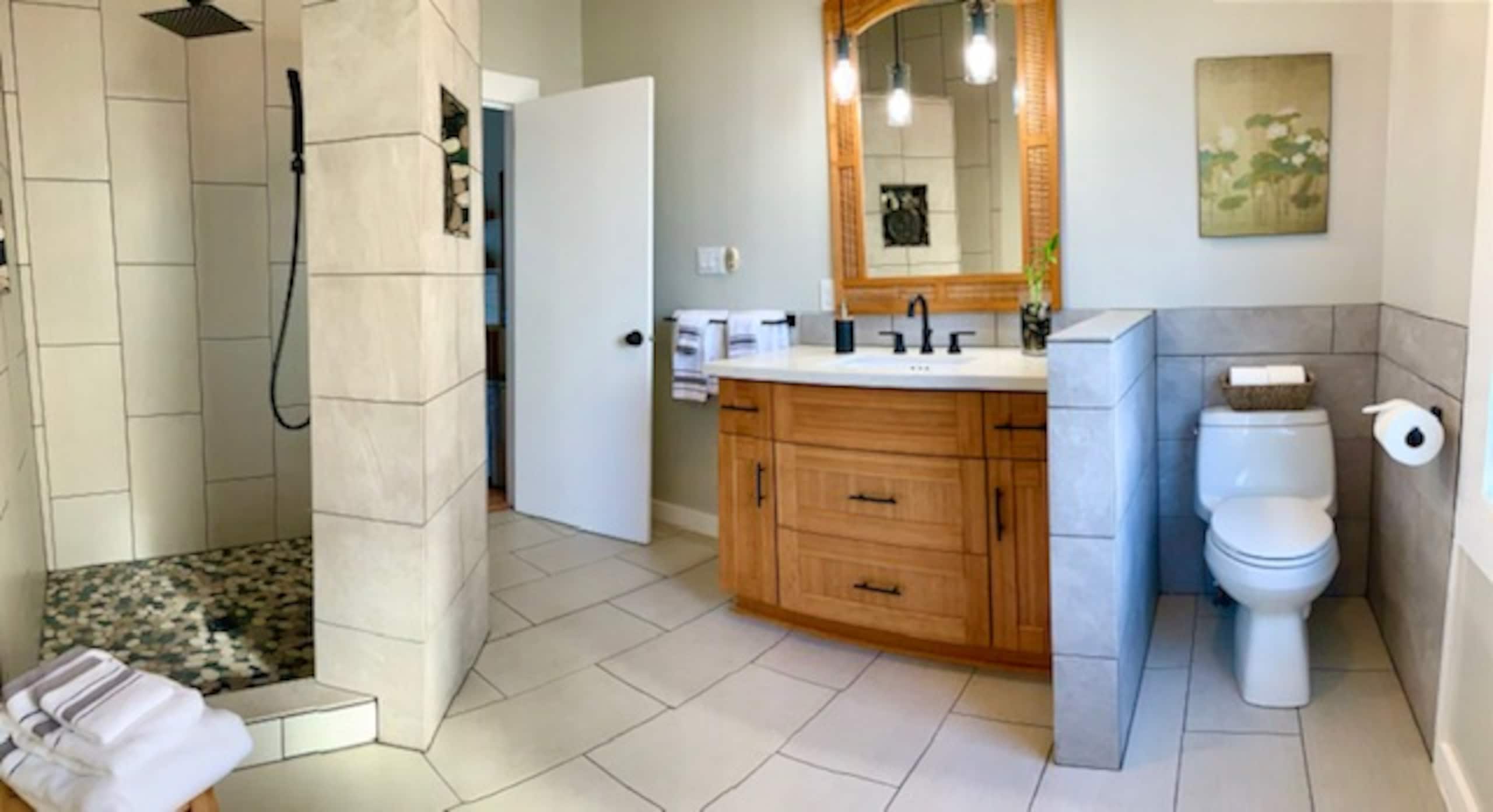 Home in Wailuku · ★4.86 · 1 bedroom · 2 beds · 1 bath - Image 4