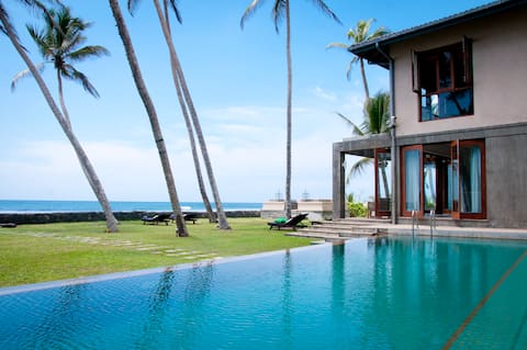 Beachfront Villa In Ahangama