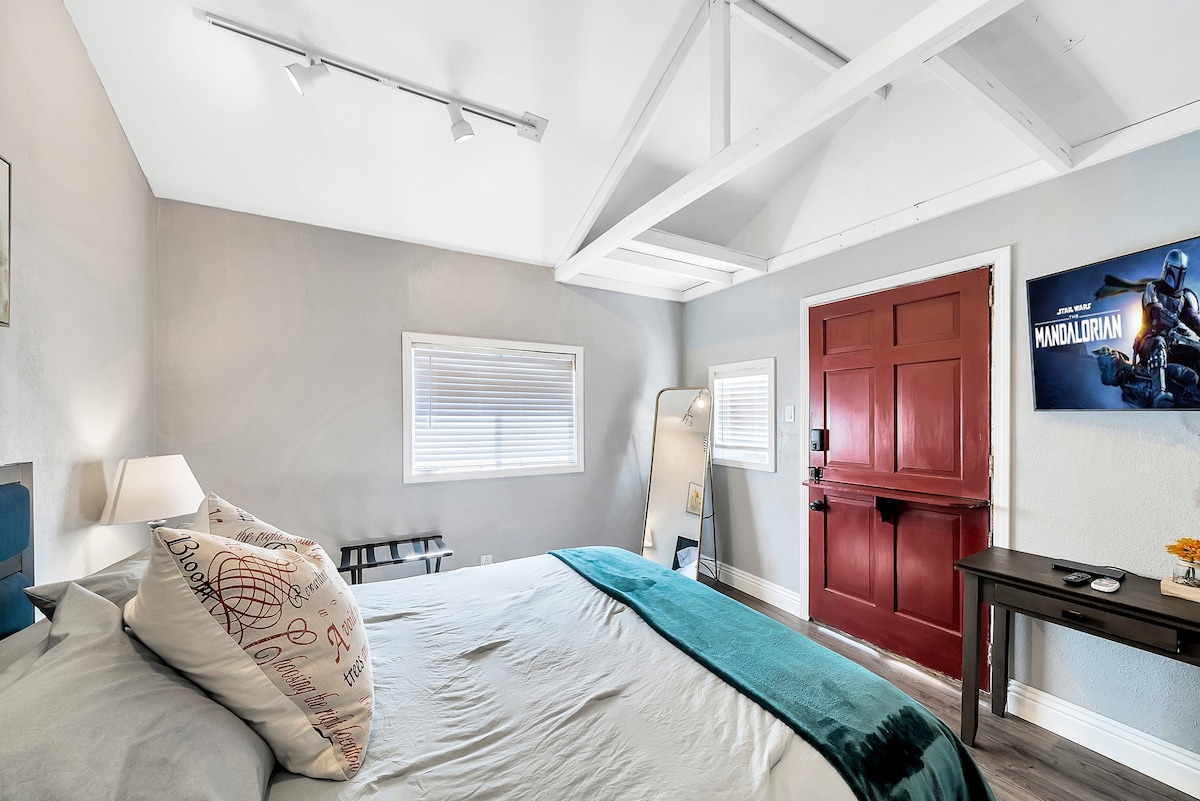 Bedroom #5 in Casita w/ TV & Desk