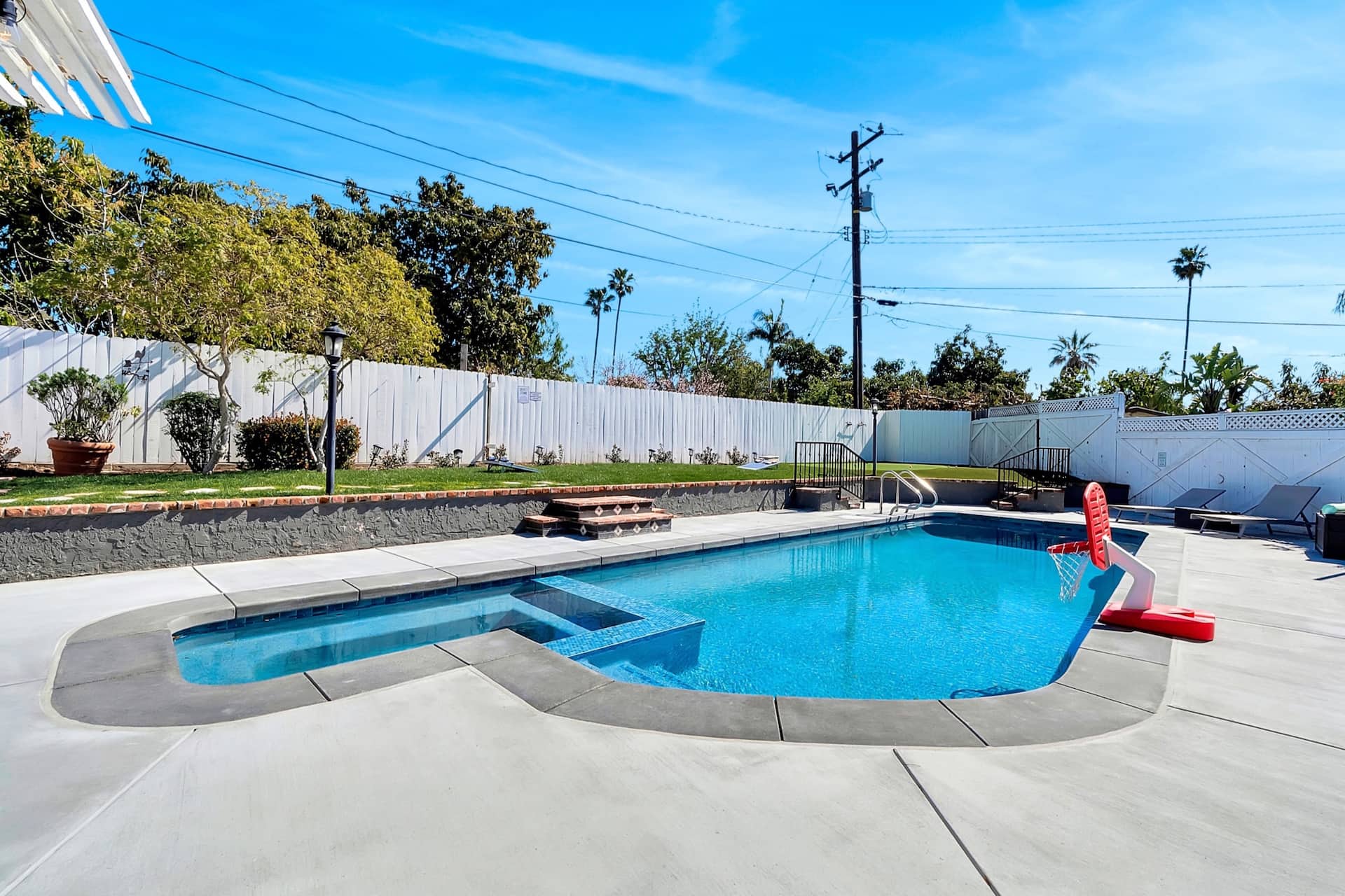 Disneyland Heated Pool/Spa Mini Golf Arcade