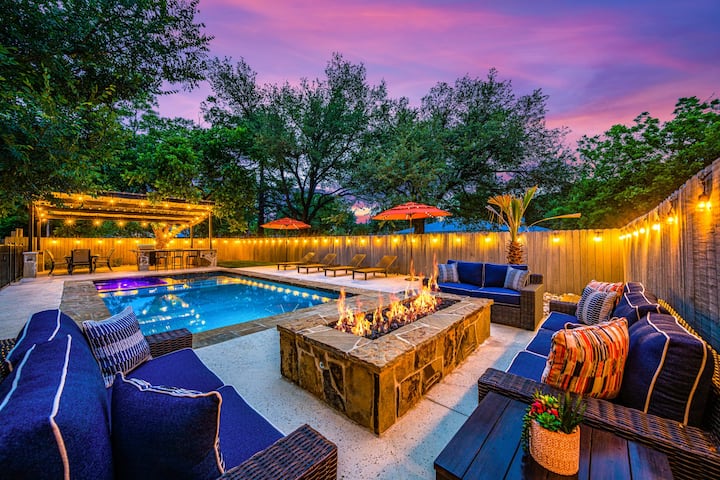 不動産投資　アメリカ不動産　ゲストハウス　Airbnb トランクルーム　17冊 Live Oak Haus (Sleeps 19) - Houses for Rent in Fredericksburg