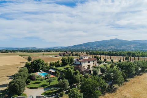 Granducato contemporary design and private pool