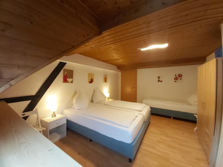 Casa vacanze "L", camera da letto 3, 3 letti a molle.