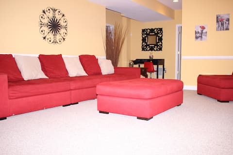 Beautiful Bsmt. Suite, Quiet, Upscale Neighborhood