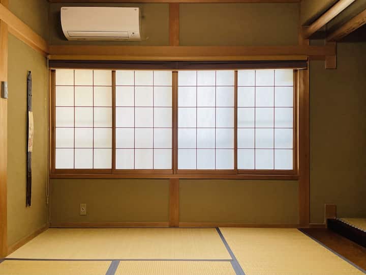 和室2 F 2 （ 7.5帖 ）/和室2 （日本ベッド3台）