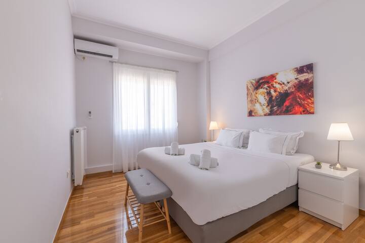 The HostMaster Cosmopolitan Downtown Scent gallery image 3