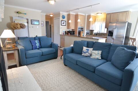 Whale's Tail Beach Cottage