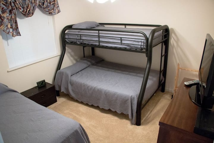 საძინებელი 1