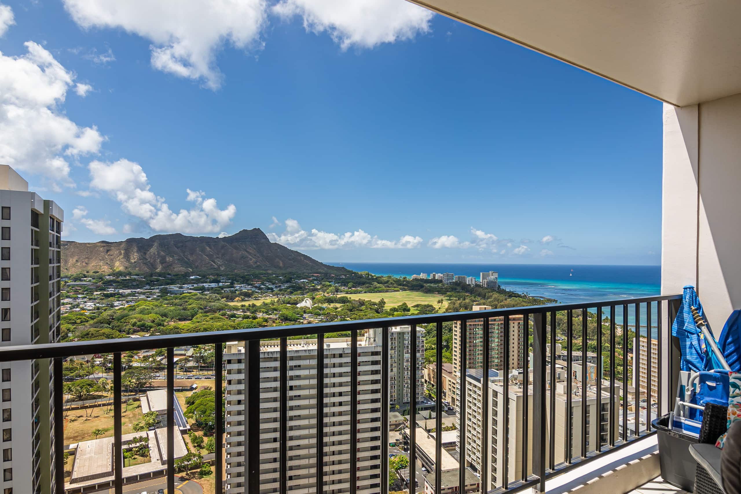 Condo in Honolulu · ★4.85 · 1 bedroom · 3 beds · 1 bath - Image 17