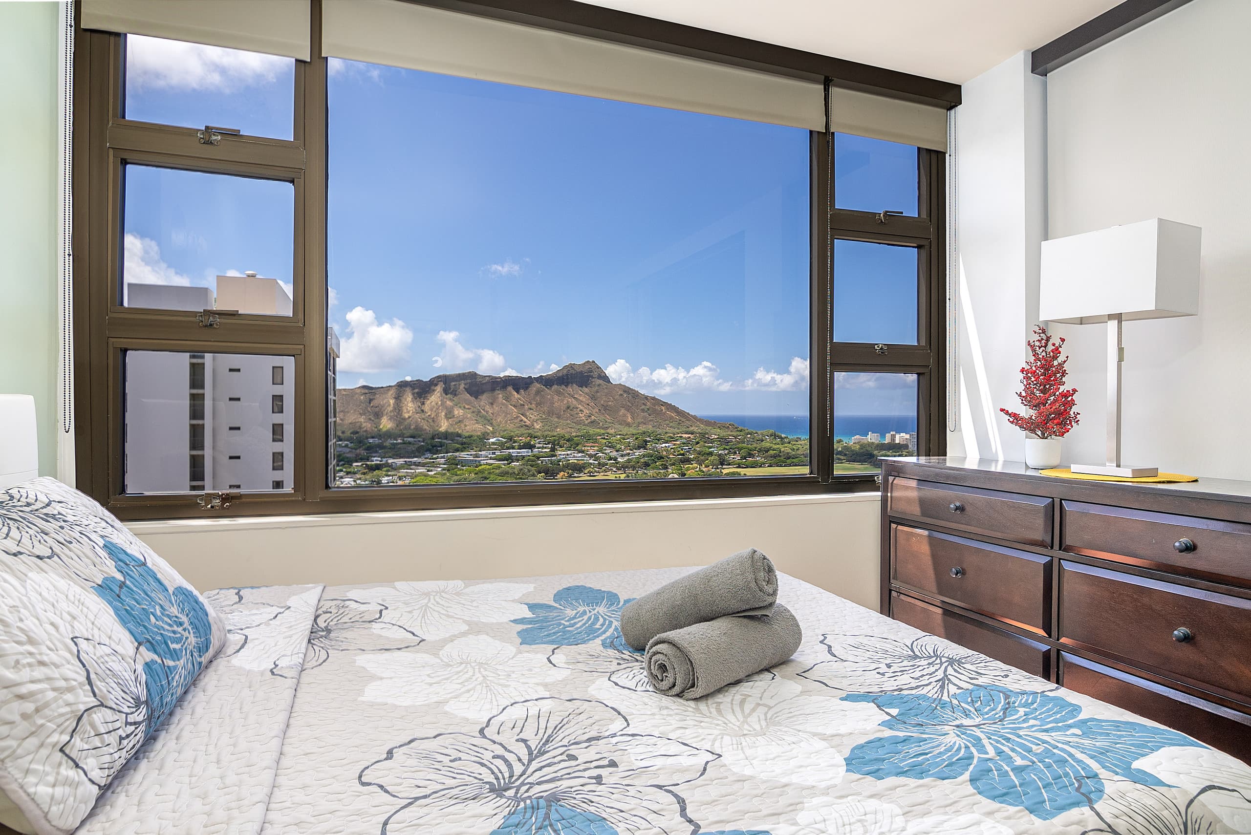 Condo in Honolulu · ★4.85 · 1 bedroom · 3 beds · 1 bath - Image 5