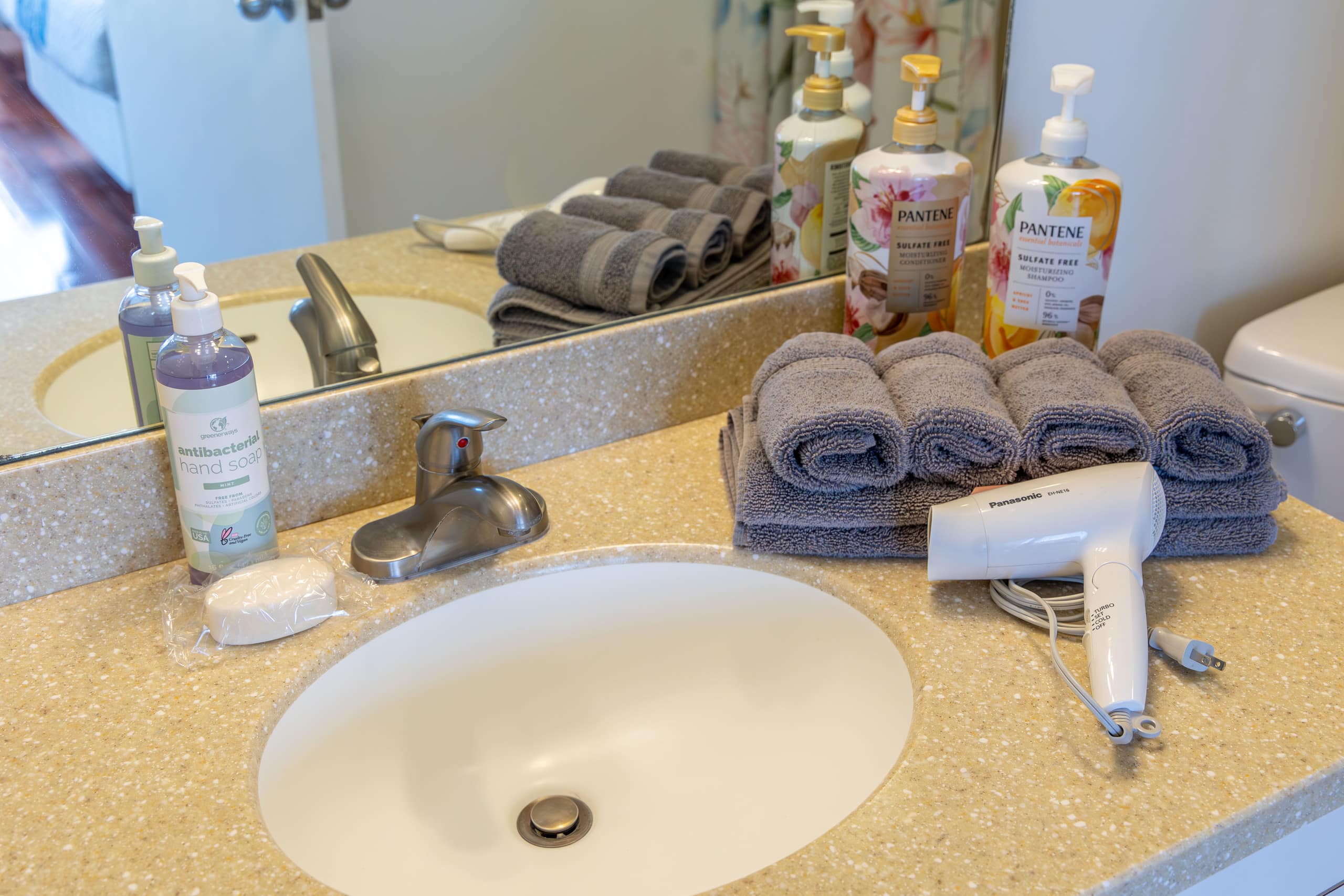 Condo in Honolulu · ★4.85 · 1 bedroom · 3 beds · 1 bath - Image 29