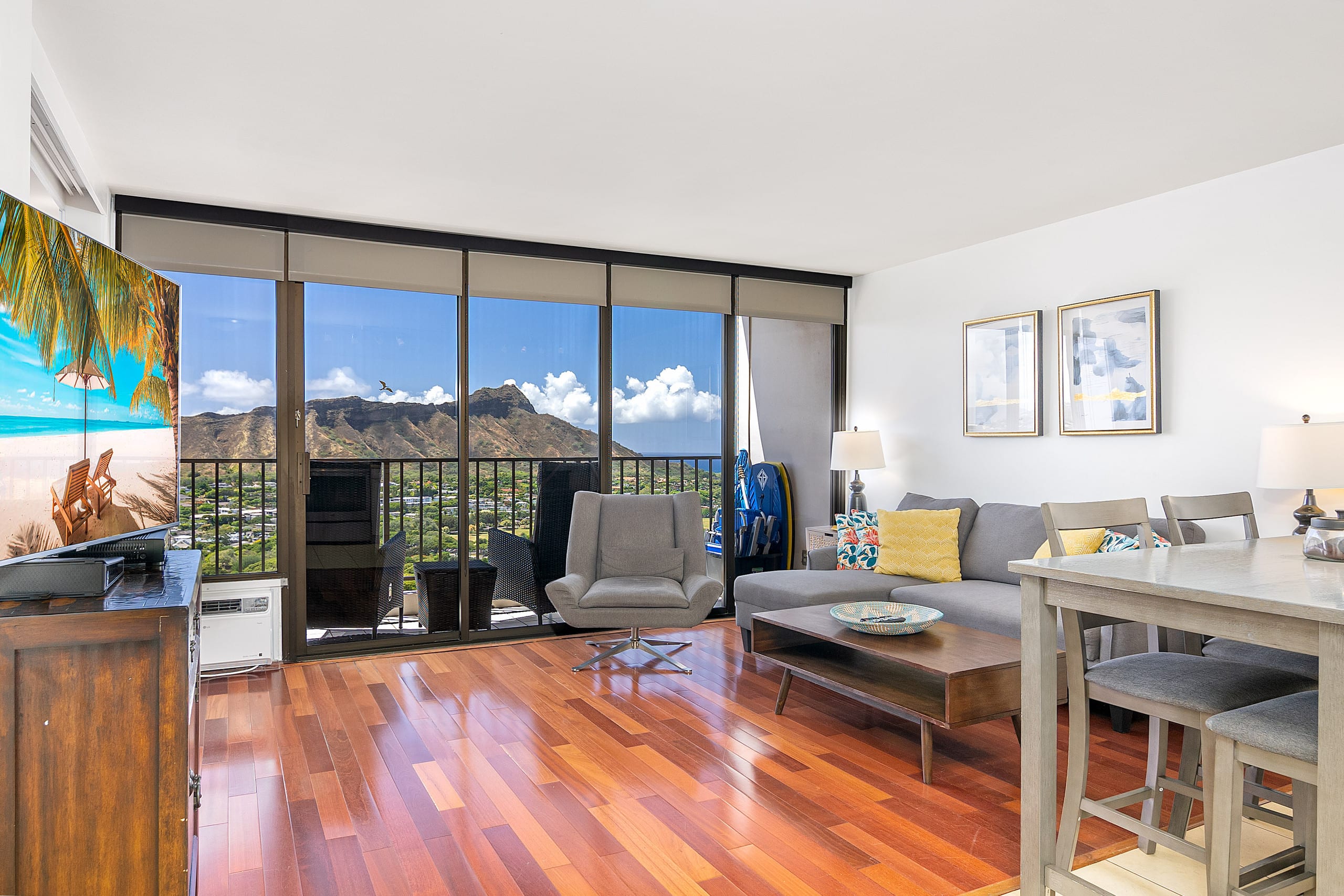 Condo in Honolulu · ★4.85 · 1 bedroom · 3 beds · 1 bath - Image 1