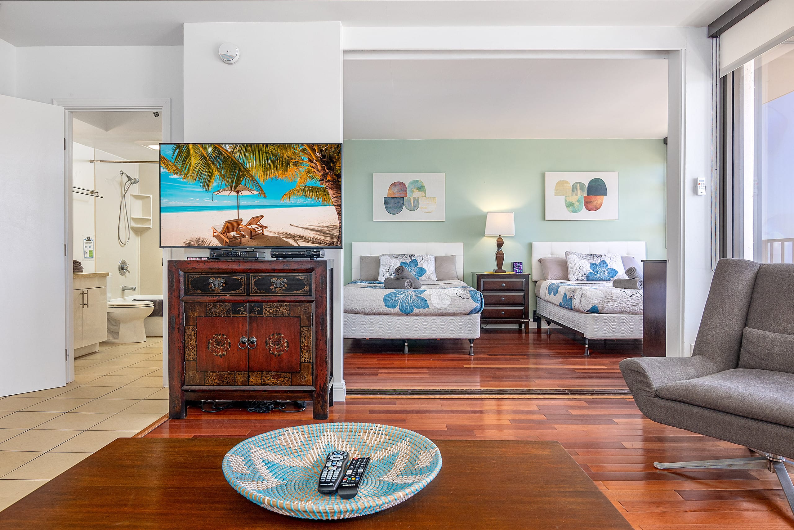 Condo in Honolulu · ★4.85 · 1 bedroom · 3 beds · 1 bath - Image 4